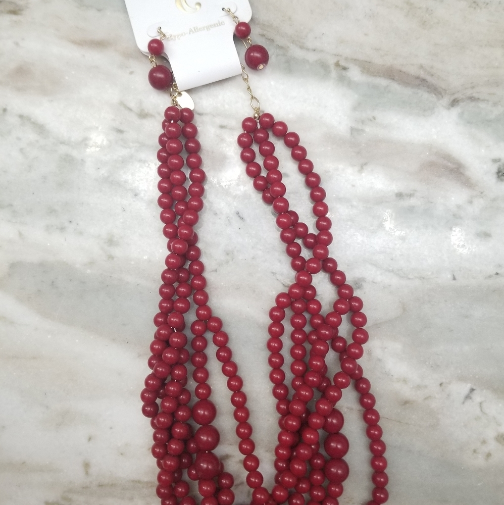 Statement necklace